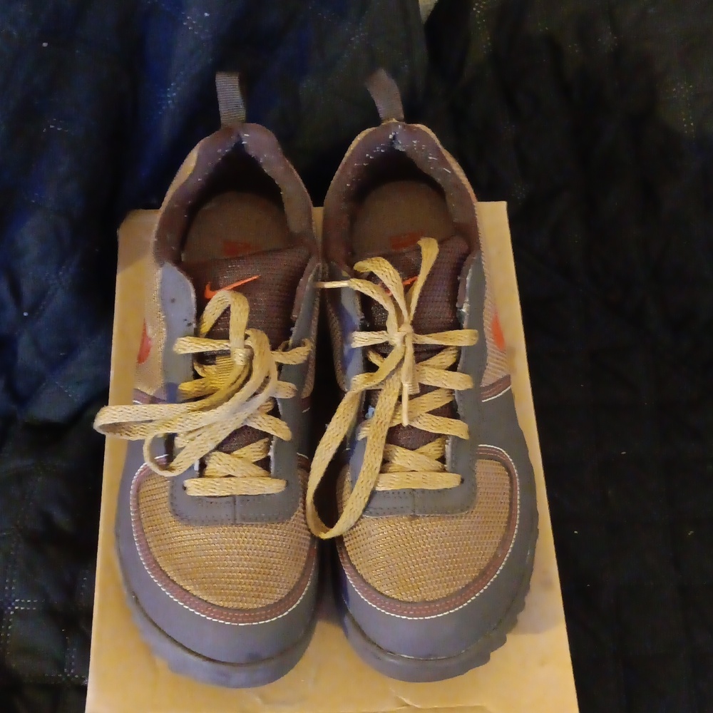 Men's Nike Takos low tennis shoes 👟 worn once no box